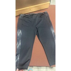 Athletic Works Large (12-14) Capris Black